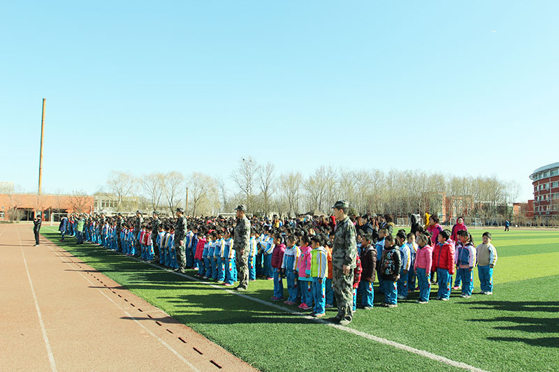 中小学国防教育军事训练课程